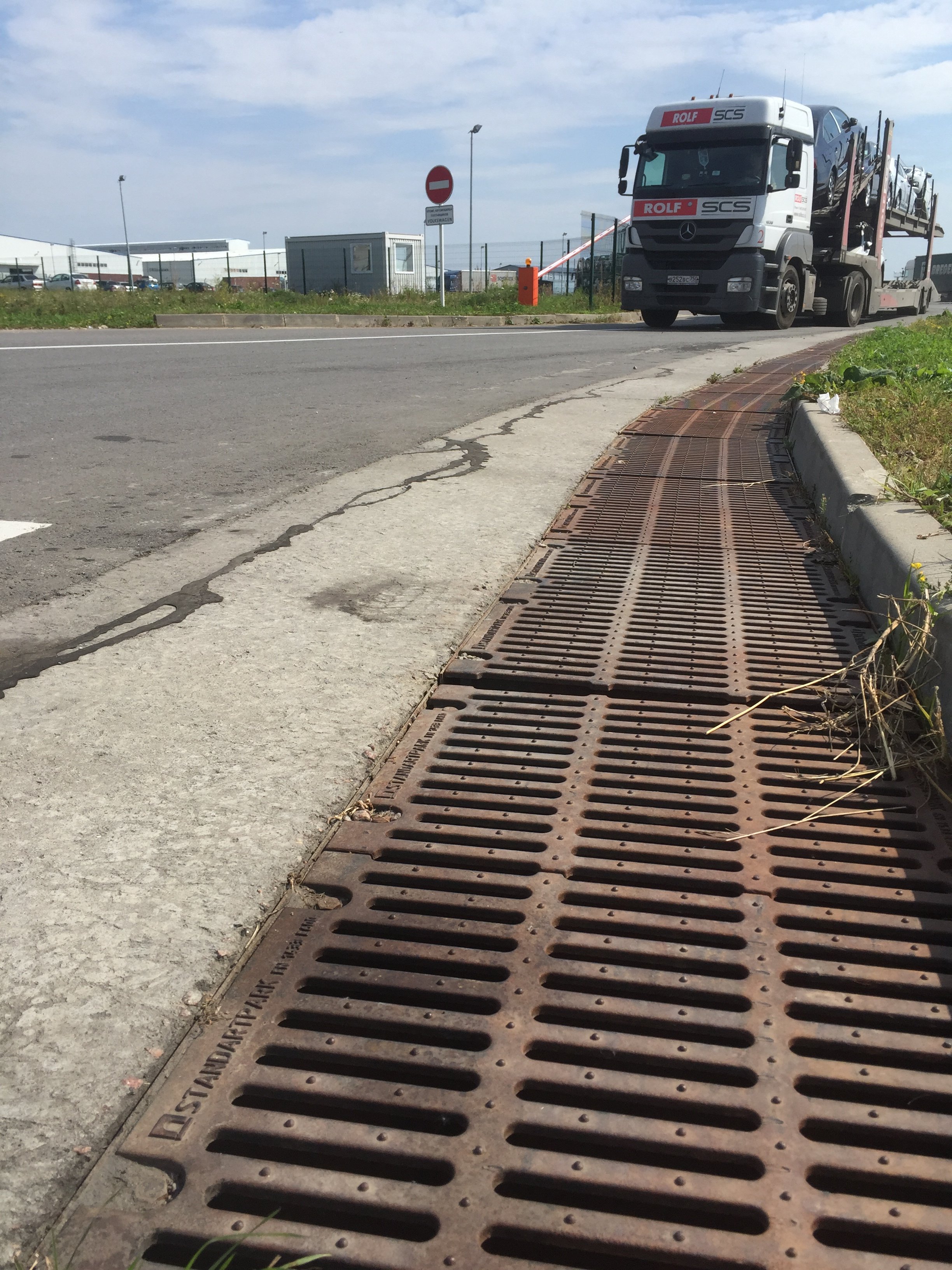 Водоотвод для парковки Фольксваген