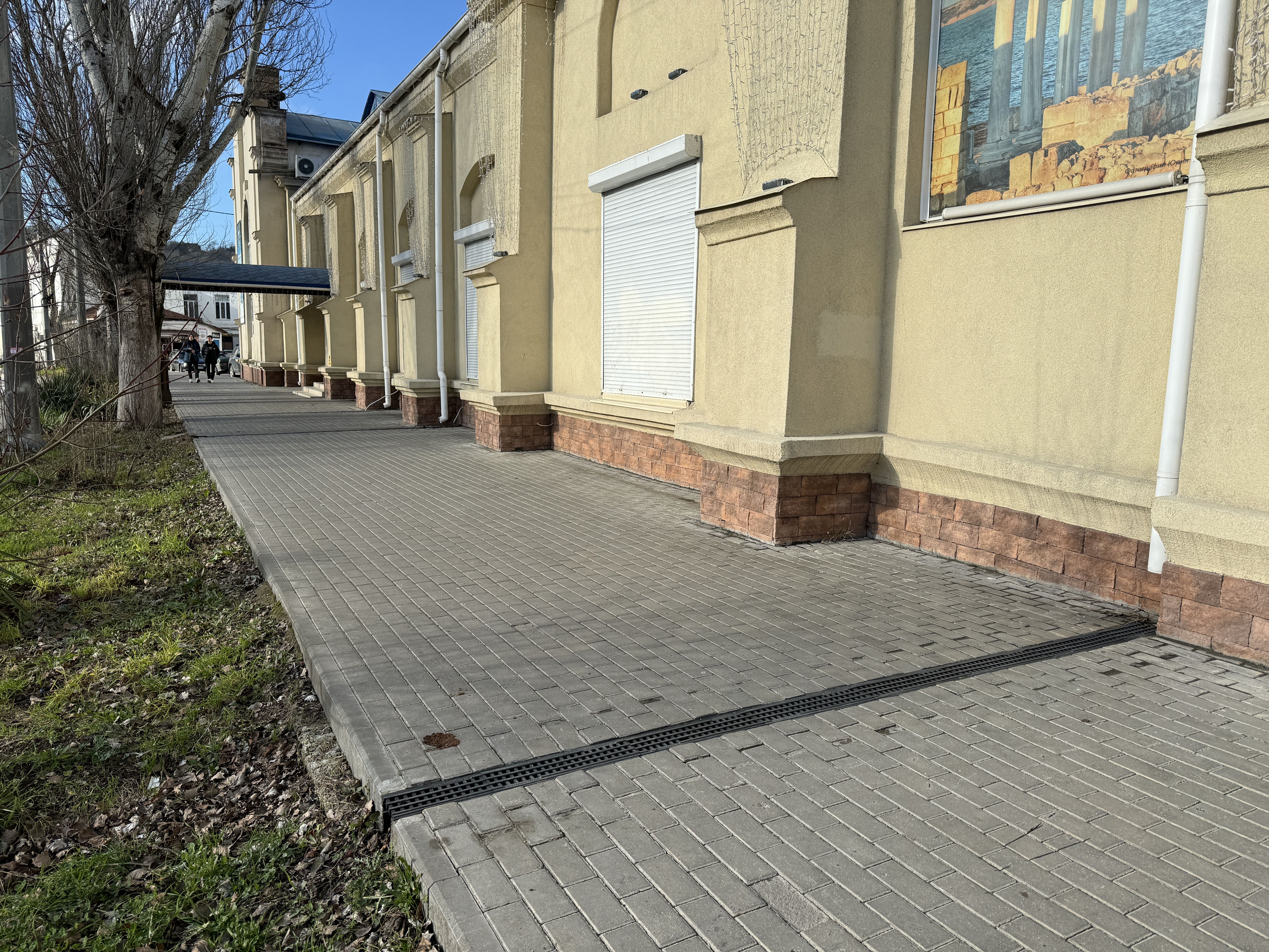 PolyMax Basic в пешеходной зоне, Севастополь