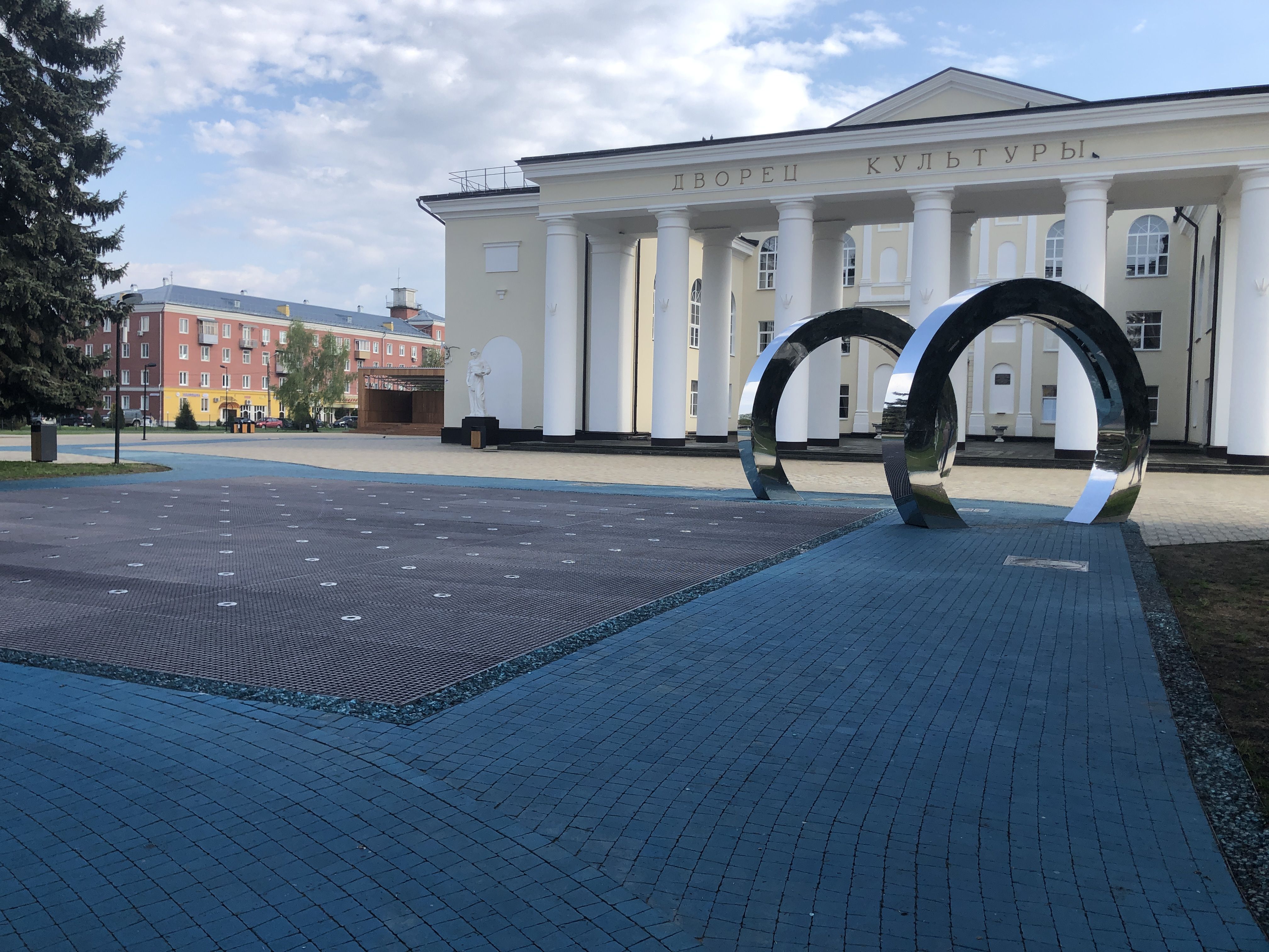 Алексин, Площадь ДК им. Бондаря