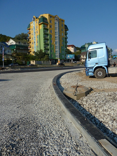 Организация водоотвода Стандартпарк на дороге в аэропорт г. Адлер