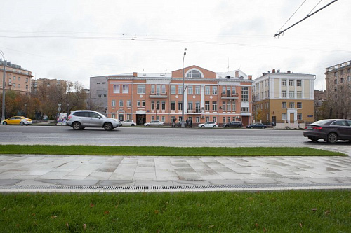 Поверхностный водоотвод с тротуаров от Стандартпарк