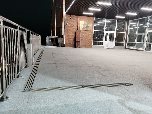 Лоток CompoMax Open Slot "Гребенка" из полимербетона песочный шириной 150 мм, рис. 2