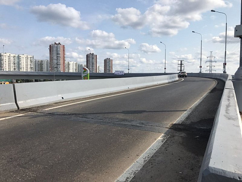 Лотки с решетками на МКАД-Профсоюзная от Стандартпарк