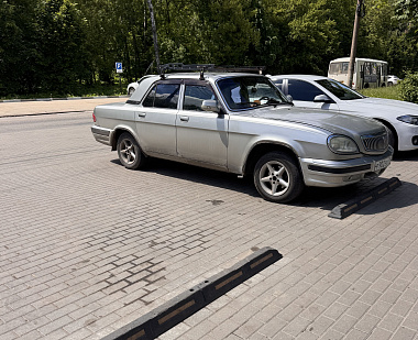 Парковка у ТЦ
